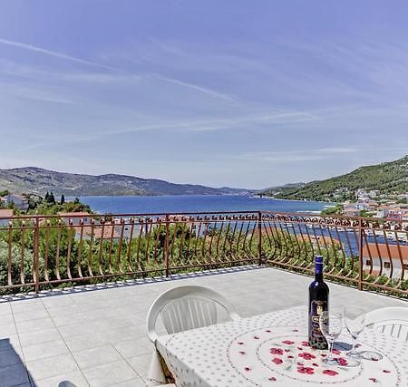 Apartments Nino Seget Vranjica Rom bilde