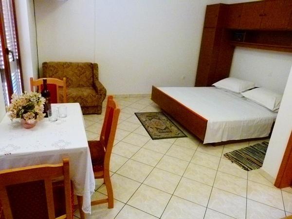 Apartments Nino Seget Vranjica Rom bilde