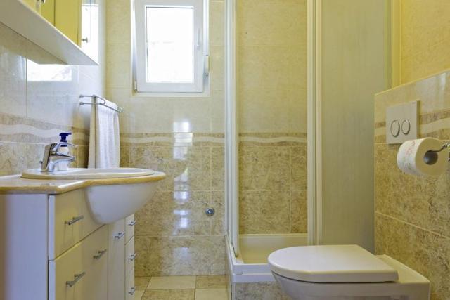 Apartments Nino Seget Vranjica Rom bilde