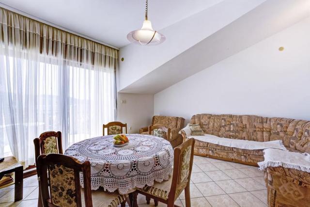 Apartments Nino Seget Vranjica Rom bilde