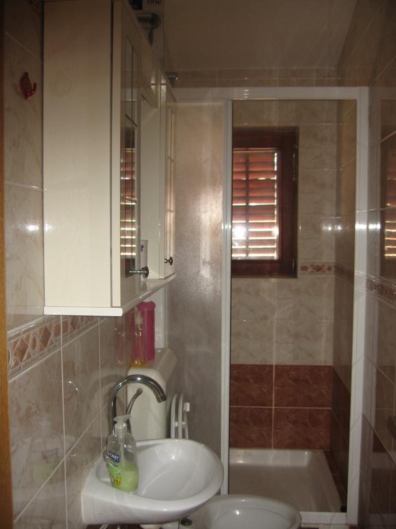 Apartments Nino Seget Vranjica Rom bilde