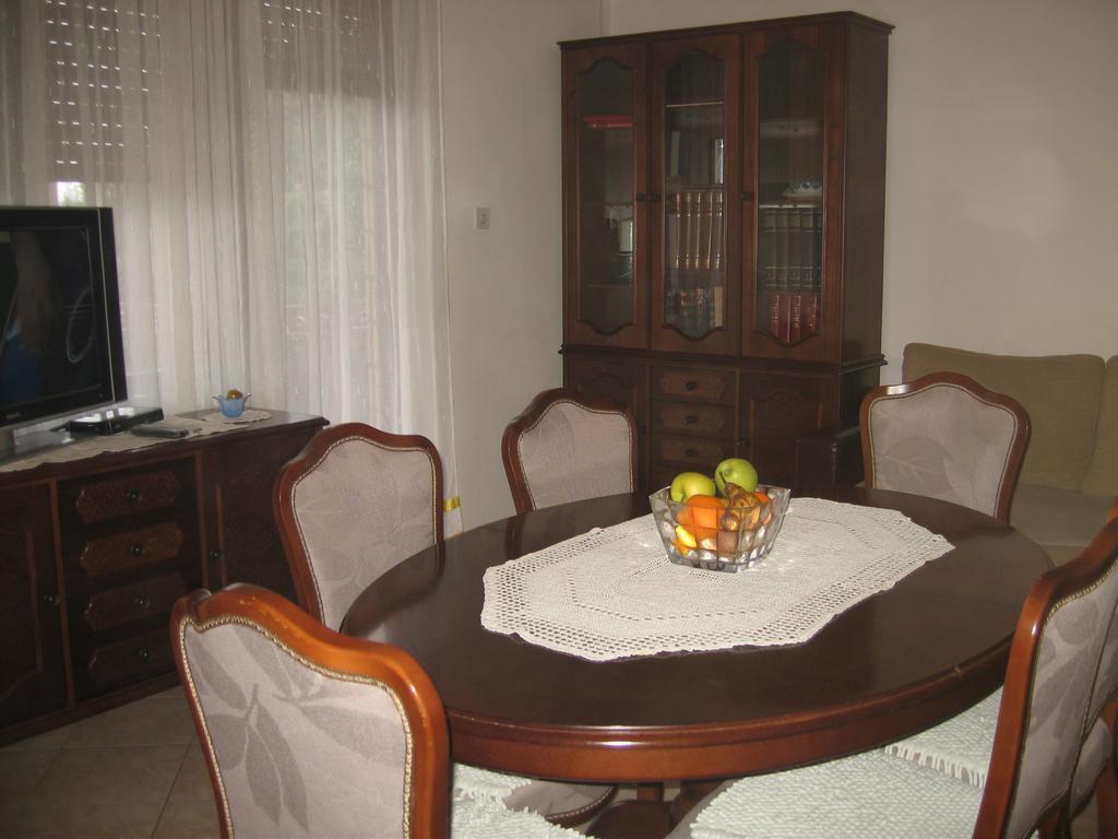 Apartments Nino Seget Vranjica Rom bilde